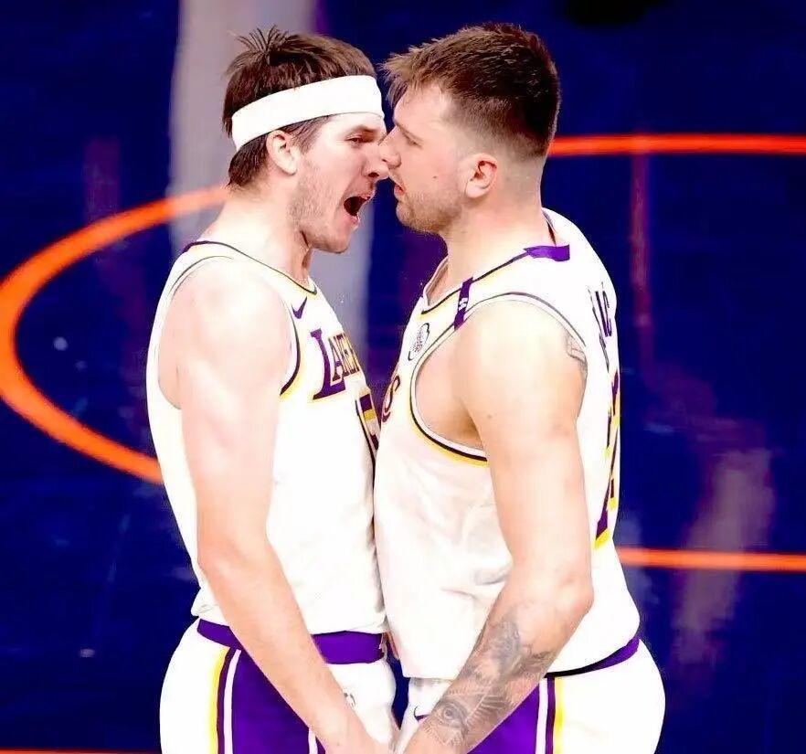 世界杯手机高清观看软件-什么？湖人要给落选秀2.4亿合同！！